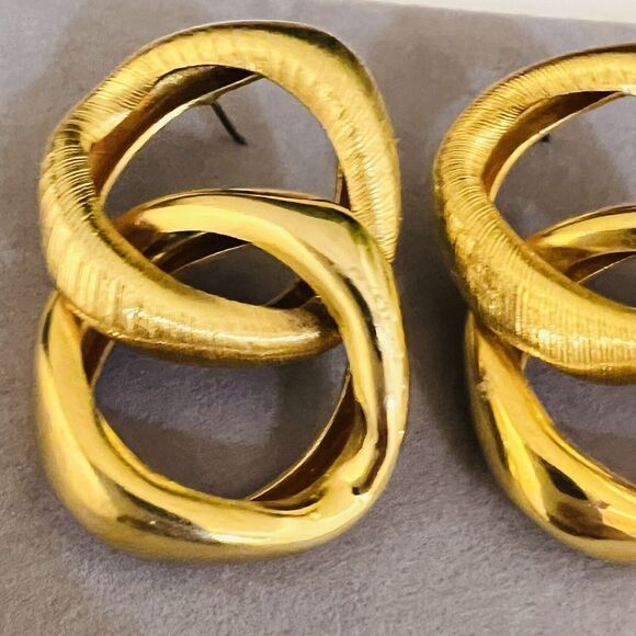 Vintage Large Modernist Geometric Earrings Interlocking Gold Tone Pierced 1460 - Picture 4 of 11